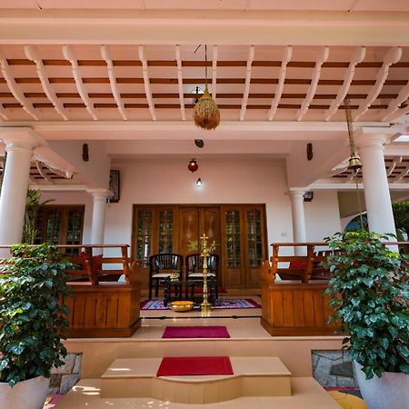 Parudeesa - Heavenly- Luxurious Palace Look-Near Cbd - Kerala - India With Breakfast Kāladi Exteriör bild
