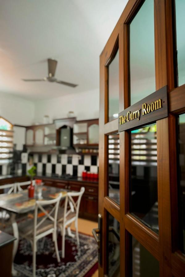 Parudeesa - Heavenly- Luxurious Palace Look-Near Cbd - Kerala - India With Breakfast Kāladi Exteriör bild