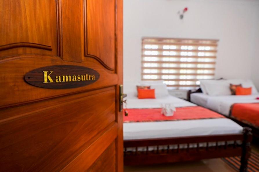 Parudeesa - Heavenly- Luxurious Palace Look-Near Cbd - Kerala - India With Breakfast Kāladi Exteriör bild
