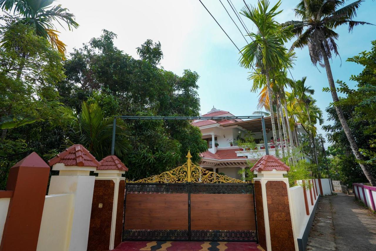 Parudeesa - Heavenly- Luxurious Palace Look-Near Cbd - Kerala - India With Breakfast Kāladi Exteriör bild