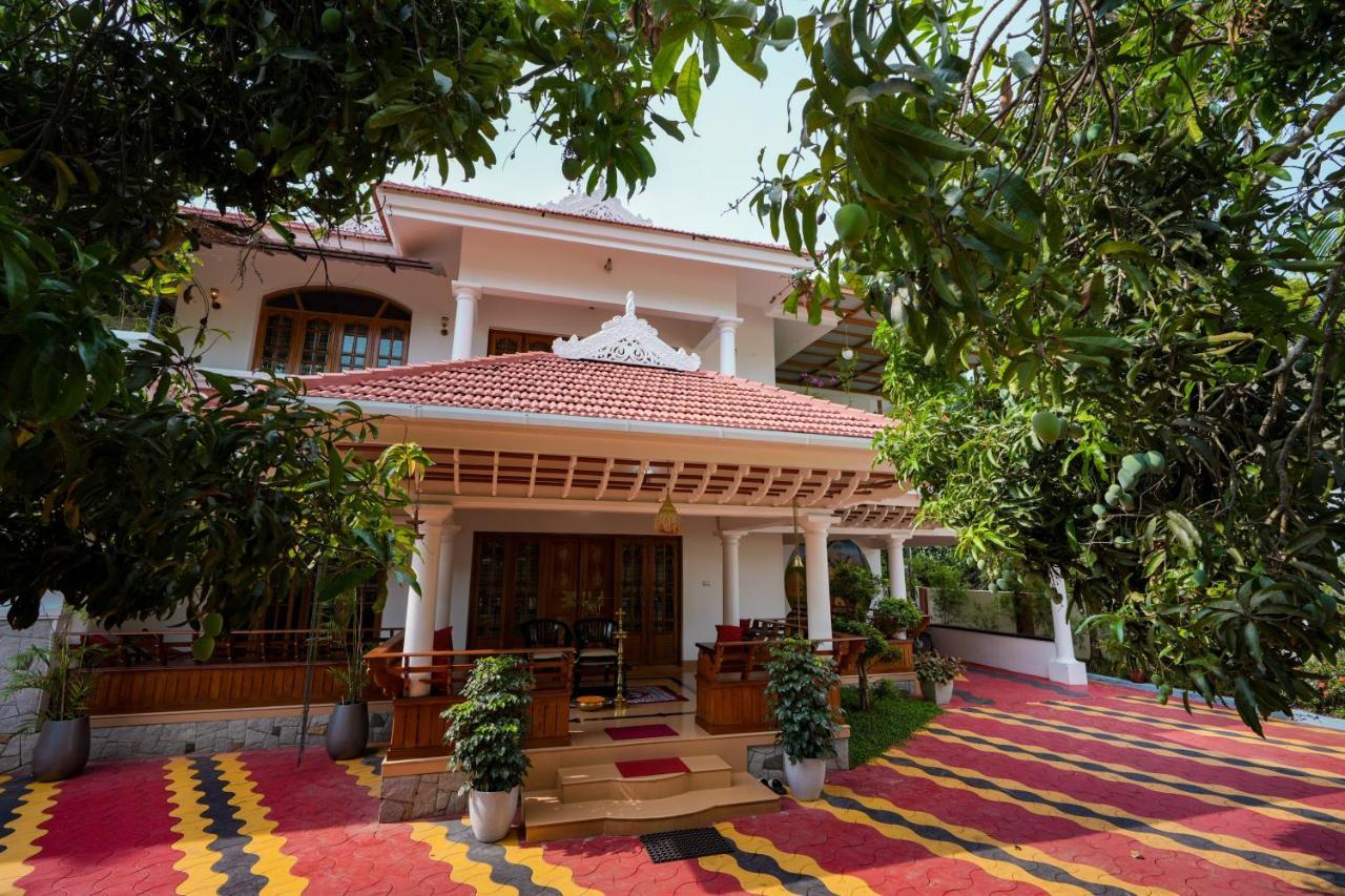 Parudeesa - Heavenly- Luxurious Palace Look-Near Cbd - Kerala - India With Breakfast Kāladi Exteriör bild
