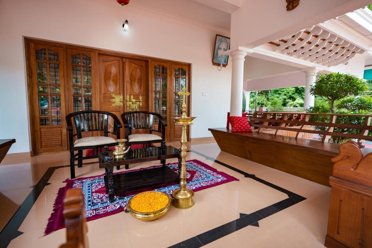 Parudeesa - Heavenly- Luxurious Palace Look-Near Cbd - Kerala - India With Breakfast Kāladi Exteriör bild